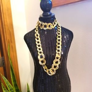 Gold tone necklace and bracelet set
